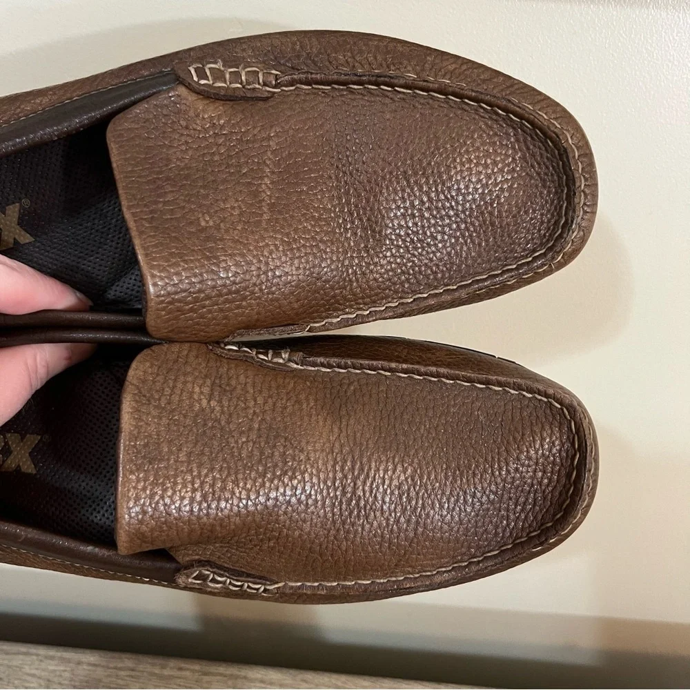 GBX babalu textured Brown leather loafers brown Men’s sz 9 Driving Mocs Slip On